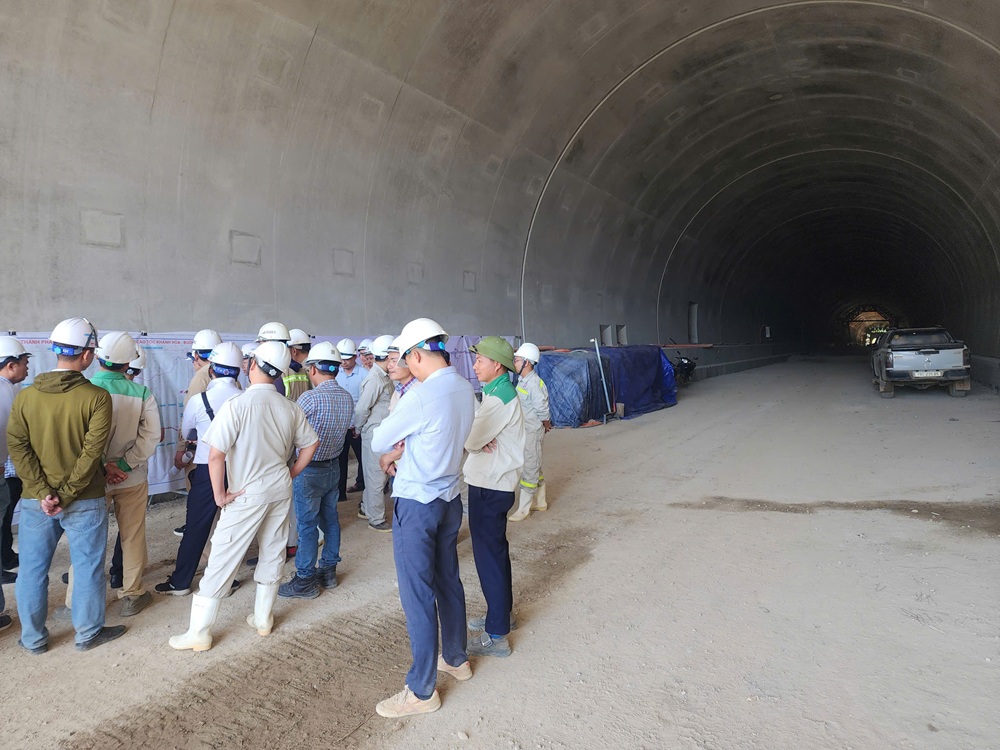 Hướng dẫn xác định yếu tố ảnh hưởng tuổi thọ công trình và bảo trì khi sử dụng